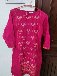 Beautiful Magenta Kurti For Women