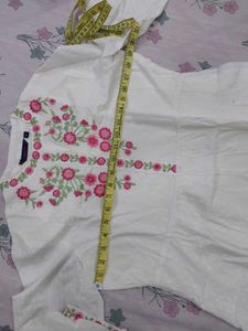 Srishti Tunic With Embroidery