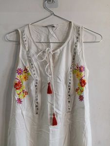 Beautiful Embroidery Kurti
