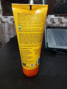 VLCC Natural Sciences Sunscreen