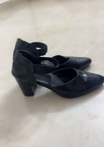 Black Sandal