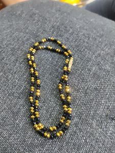 Long Chain Black and Gold Beats