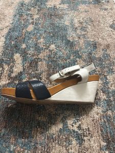 Women&#39;s Leather Ankle Strap Sandals
