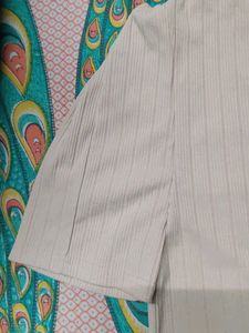V Neck Top With Puff Sleeves