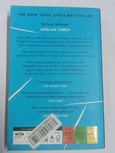 Sharp Objects by Gillian Flynn