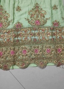 Pakisthani Embroidered Kurta Set