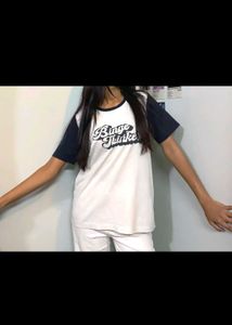 Binge Thinker Tshirt 🤌🏻