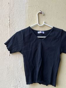 Cute Black V-Neck ribbed Crop Top