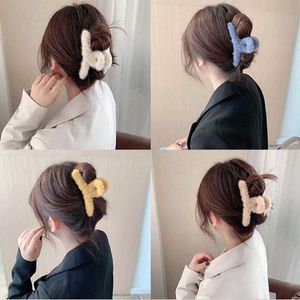 Large Plush Hair Claw Clips, Plastic Fluffy Clip