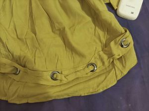 early 2000s yellow top, vintage, fun and y2k