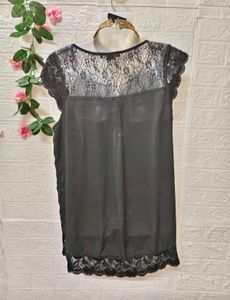 Size L 🎁Buy 2 Get 1 Free 🎁Lace Detail Top