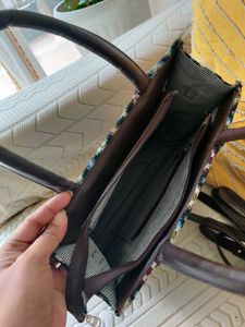 Women Handbags With Belt