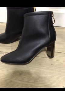 Preloved Heeled Boots In Black