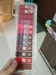 Deferent Type Lipstick And Lipbalm