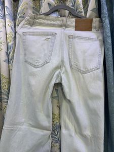 Distressed Light Wash Wide Leg Jeans