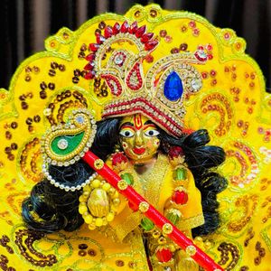 3-4 No Laddu Gopal Shringar