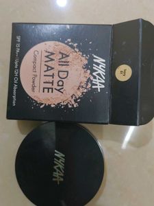 NYKAA All Day Matte Compact Powder