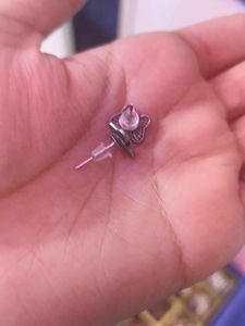 Cute lil earring