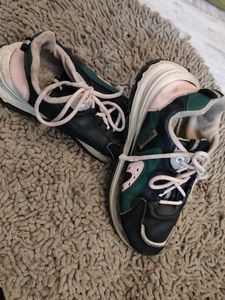 Stylish Colorblock Sneakers