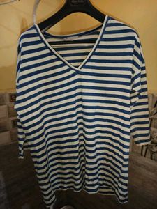 BOGO 🎁 Buy One Get 1 Free🎁XXL/ V-Neck Top