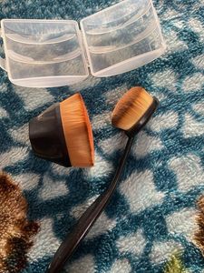 Foundation Brush