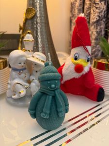 ⛄ Cozy Knit Snowman Candle