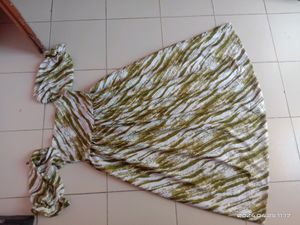 Green Colour Dress With Balloon Sleeve