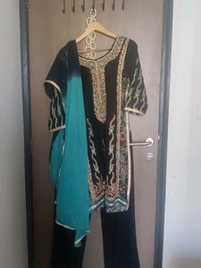 Elegant Embroidered Kurta