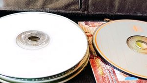 CD/DVD/MP4/MP3 and blank CD for sale