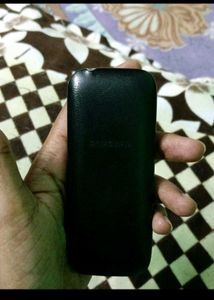 Keypad Samsung Phone With Its Battery