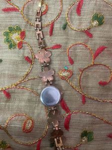 Elegant Floral Bracelet