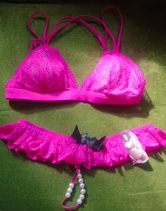 Victoria's Secret Bralette Wit Thong Free