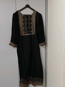 Elegant Black Embroidered Kurta