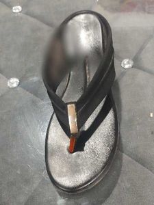 Black Flip Flops || with box