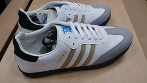 Sneaker