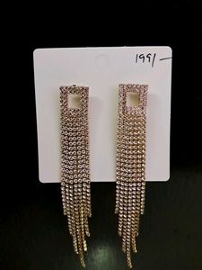 Long Pretty Earrings For Mocktail Parties.