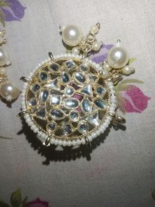 Earing And Tika