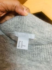 H&amp;M Sweat Shirt