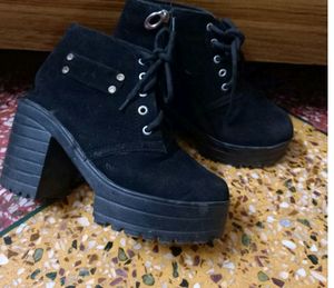Black Boot 38