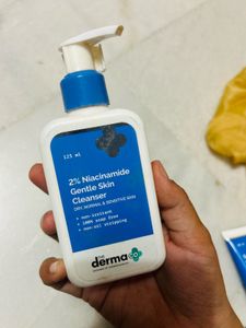 The Derma Co 2% Niacinamide Gentle Skin Cleanser