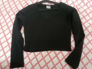 Black Long Sleeve Crop Top