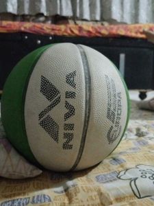 Nivia Ball