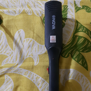 Nova hair straightener