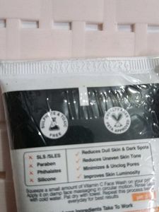 Soulflower Vitamin C &amp; Salicylic Acid Face Wash
