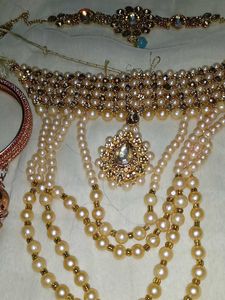Mere Pass Extraa Jewellery Hai Esliye Selling Kare