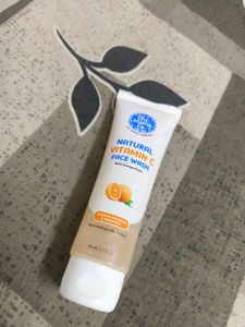 The Moms Co. Vitamin C Face Wash