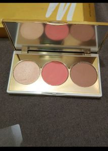 Makeup Kit Of Myglamm