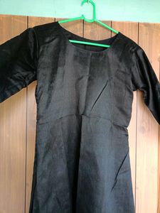 Women Plain Black Kurta