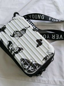 White And Black Butterfly Print Slingbag 👜