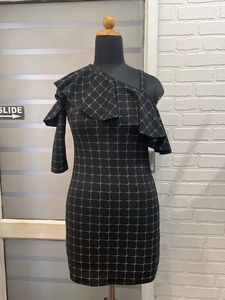 Chic One-Shoulder Dress
